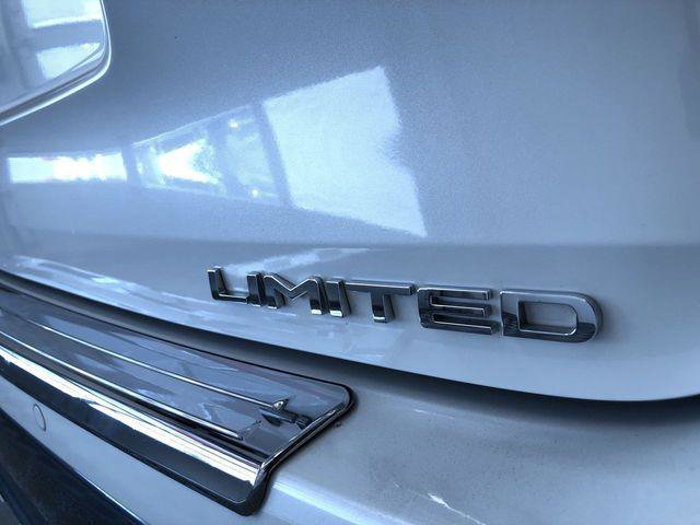 Certified 2021 Toyota Highlander Limited FWD image 15