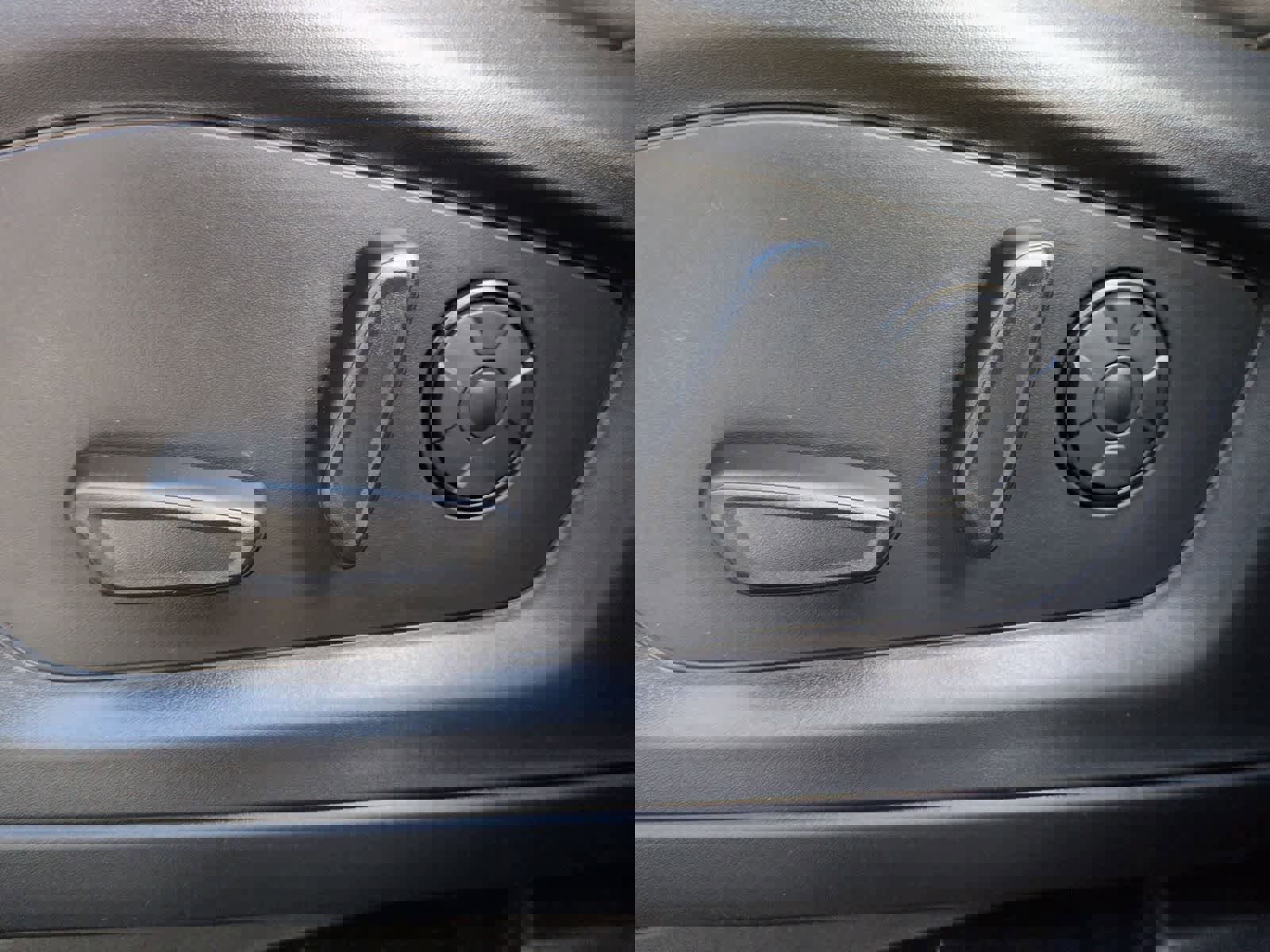 Used 2026 Ford Explorer Platinum w/ LUX Leather Package image 18