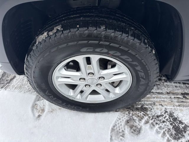 Certified 2025 Jeep Grand Cherokee Laredo w/ Luxury Tech Group I image 34