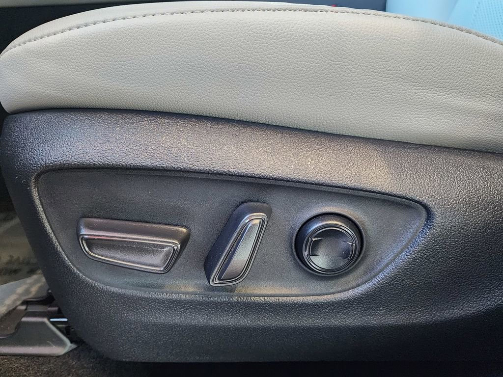 Used 2024 Toyota Grand Highlander Platinum image 17