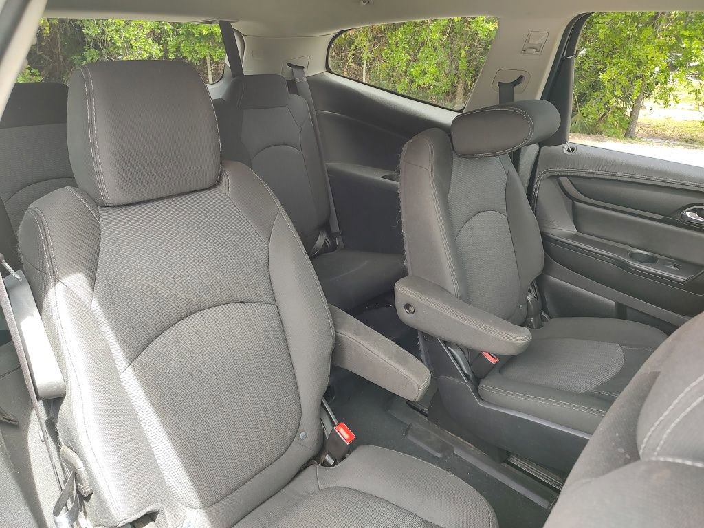 Used 2017 Chevrolet Traverse LT w/ Style and Technology Package image 43
