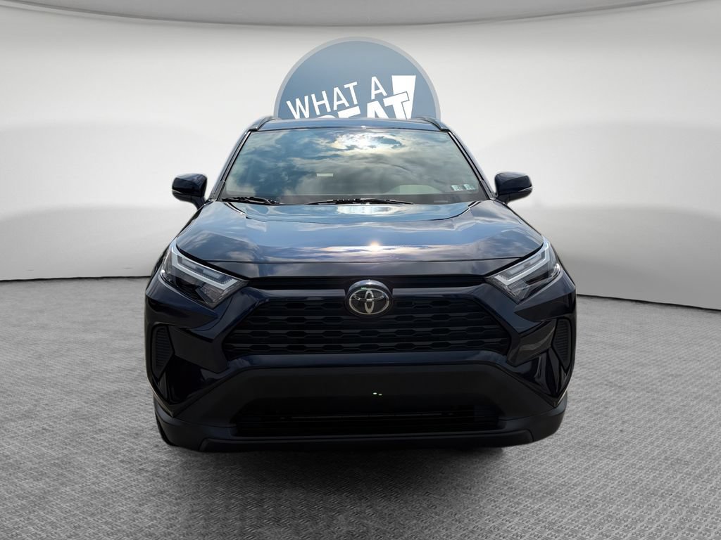 Used 2025 Toyota RAV4 XLE AWD/4WD image 9