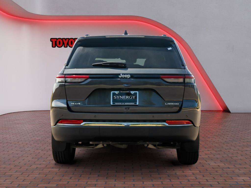 Used 2024 Jeep Grand Cherokee Laredo w/ MOPAR Finishing Package AWD/4WD image 7