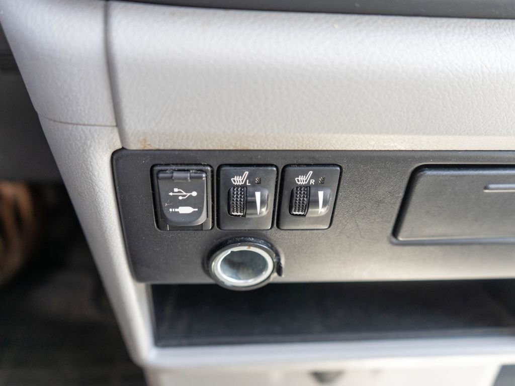 Used 2015 Toyota Sienna XLE w/ XLE Navigation Package AWD/4WD image 23