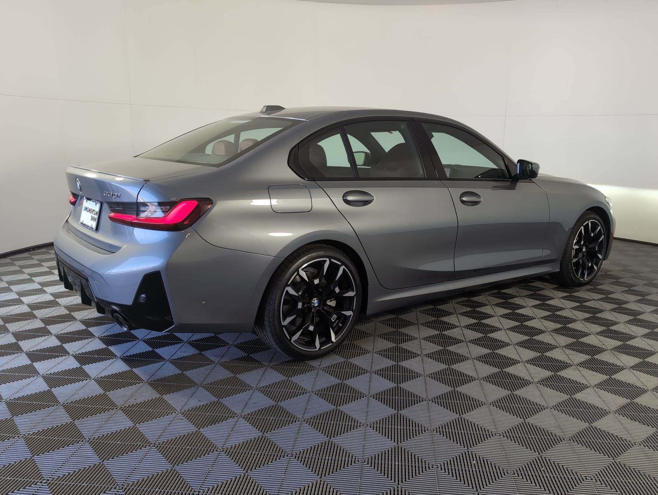 Used 2026 BMW 330i Sedan w/ M Sport Package image 7