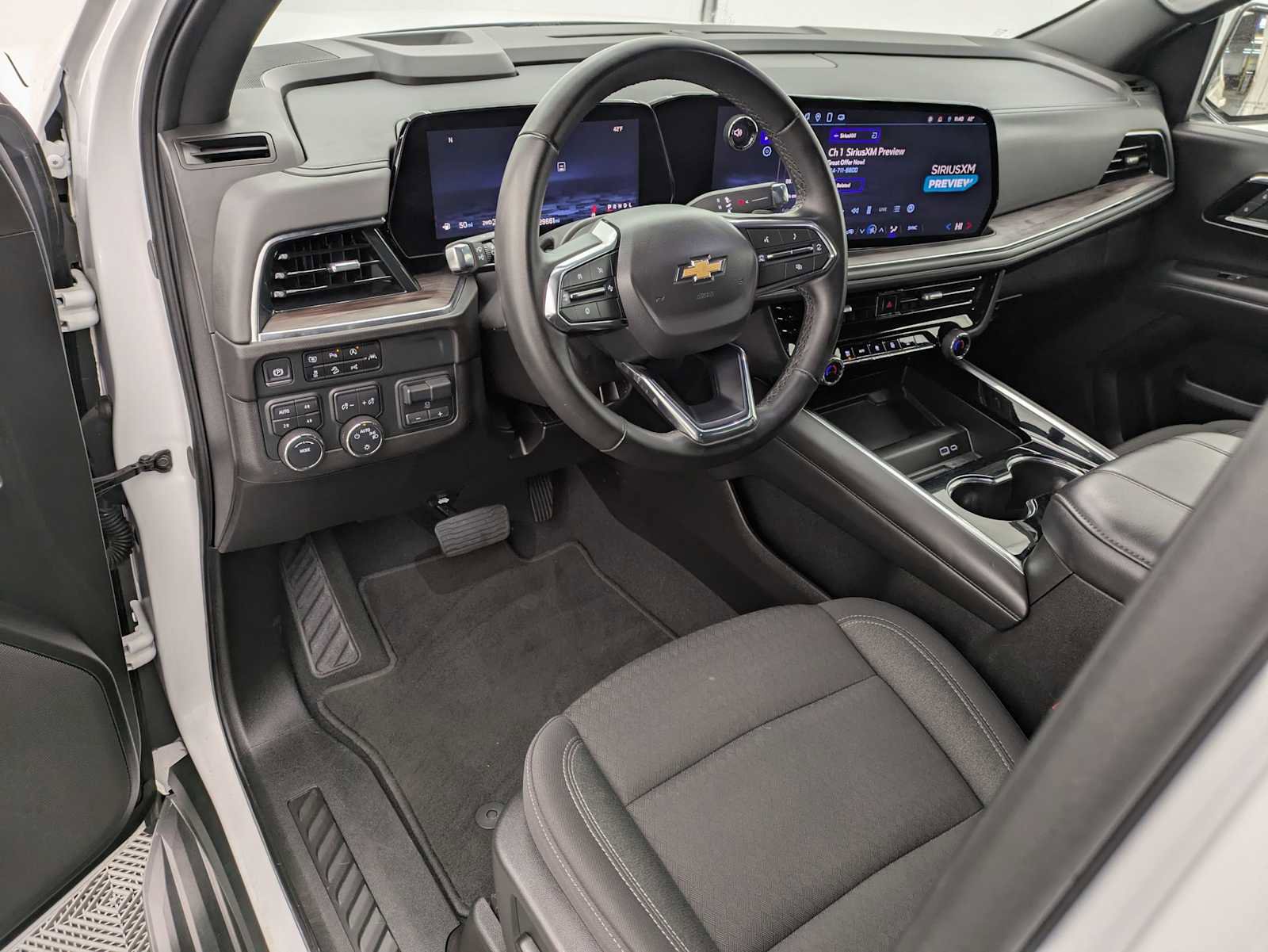 Used 2025 Chevrolet Suburban LS w/ Max Trailering Package image 2