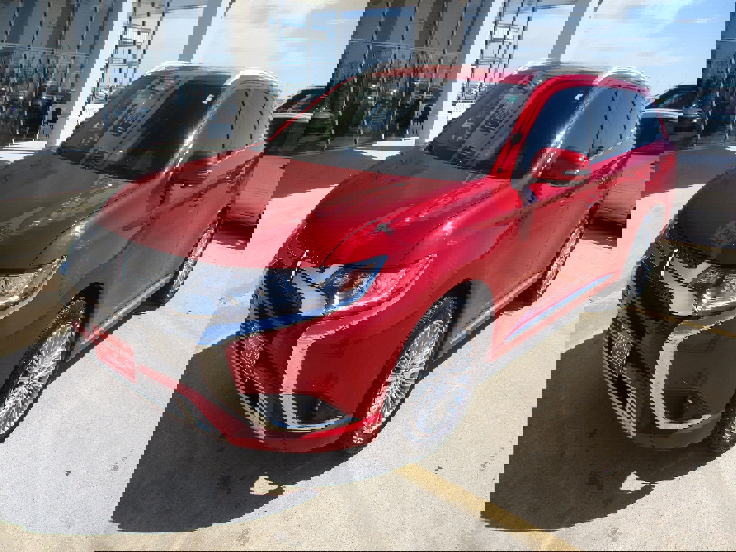 Used 2020 Mitsubishi Outlander SEL image 2