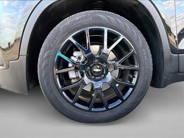 Used 2022 Chevrolet Trax LT w/ Midnight Edition image 10