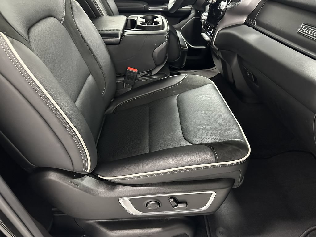 Used 2025 RAM 1500 Laramie AWD/4WD image 53