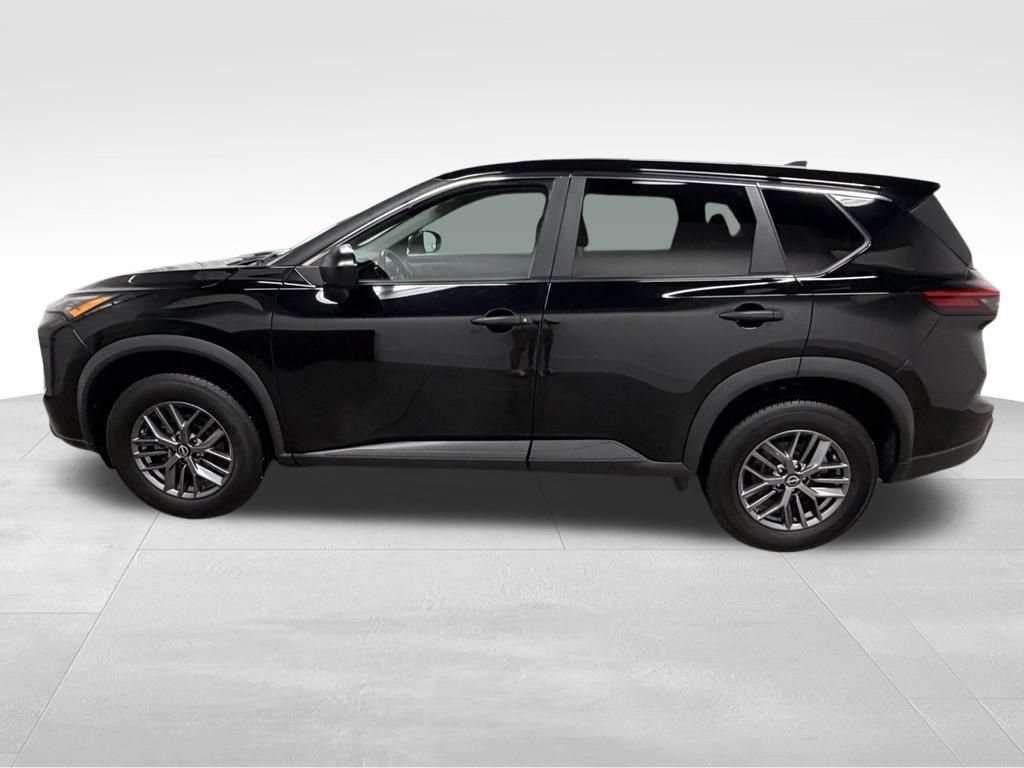 Used 2024 Nissan Rogue S AWD/4WD image 7