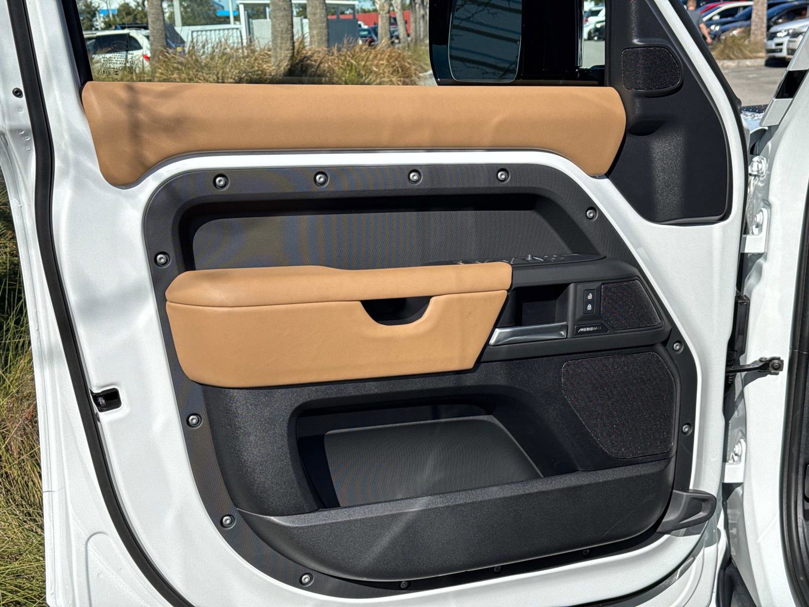 Used 2025 Land Rover Defender 110 S image 17