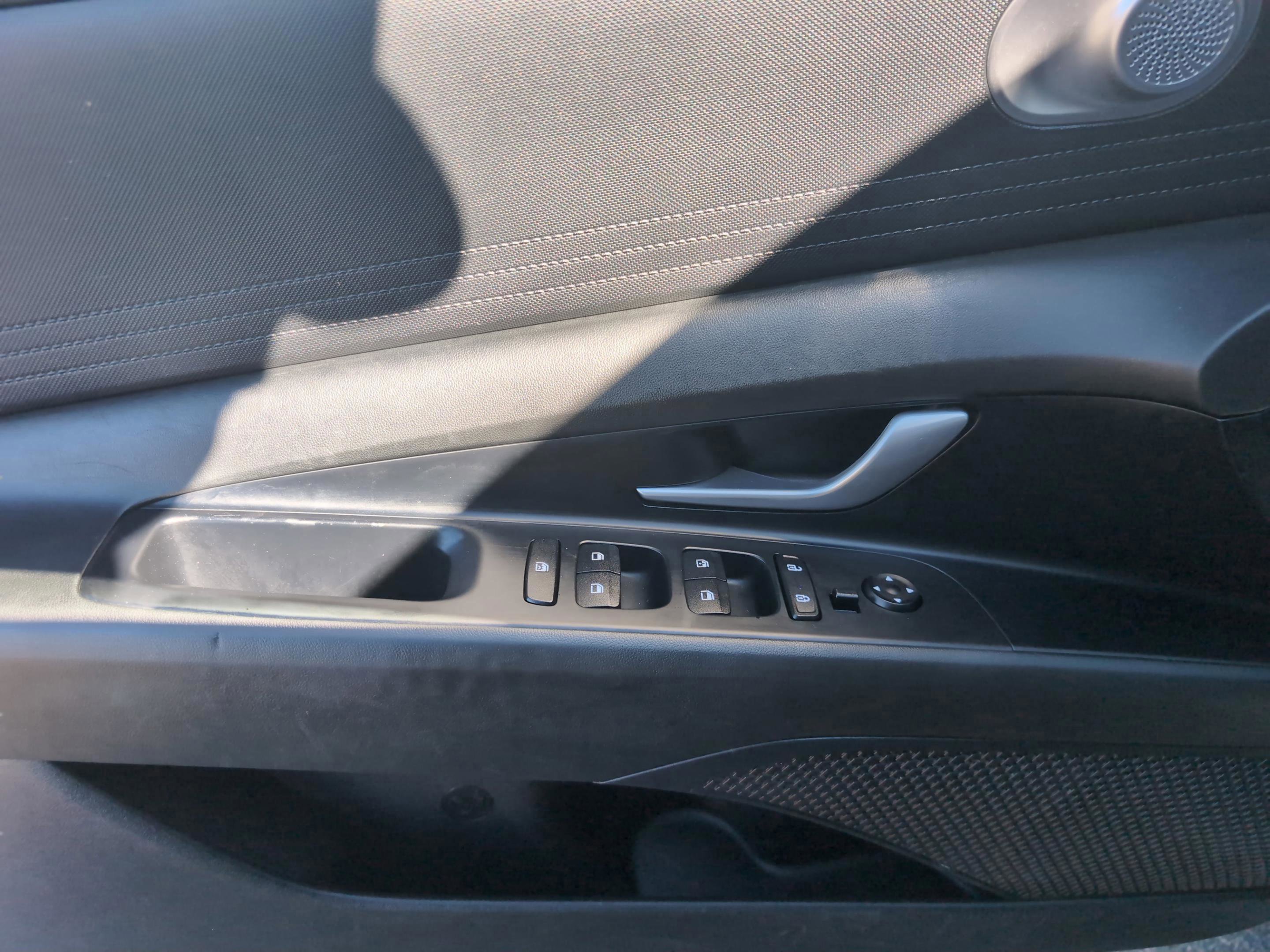 Used 2023 Hyundai Elantra SEL image 34