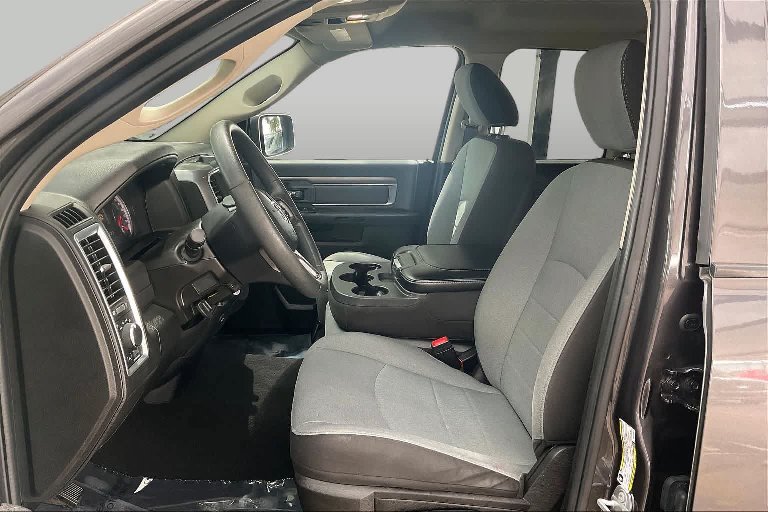 Used 2024 RAM 1500 Classic SLT AWD/4WD image 7