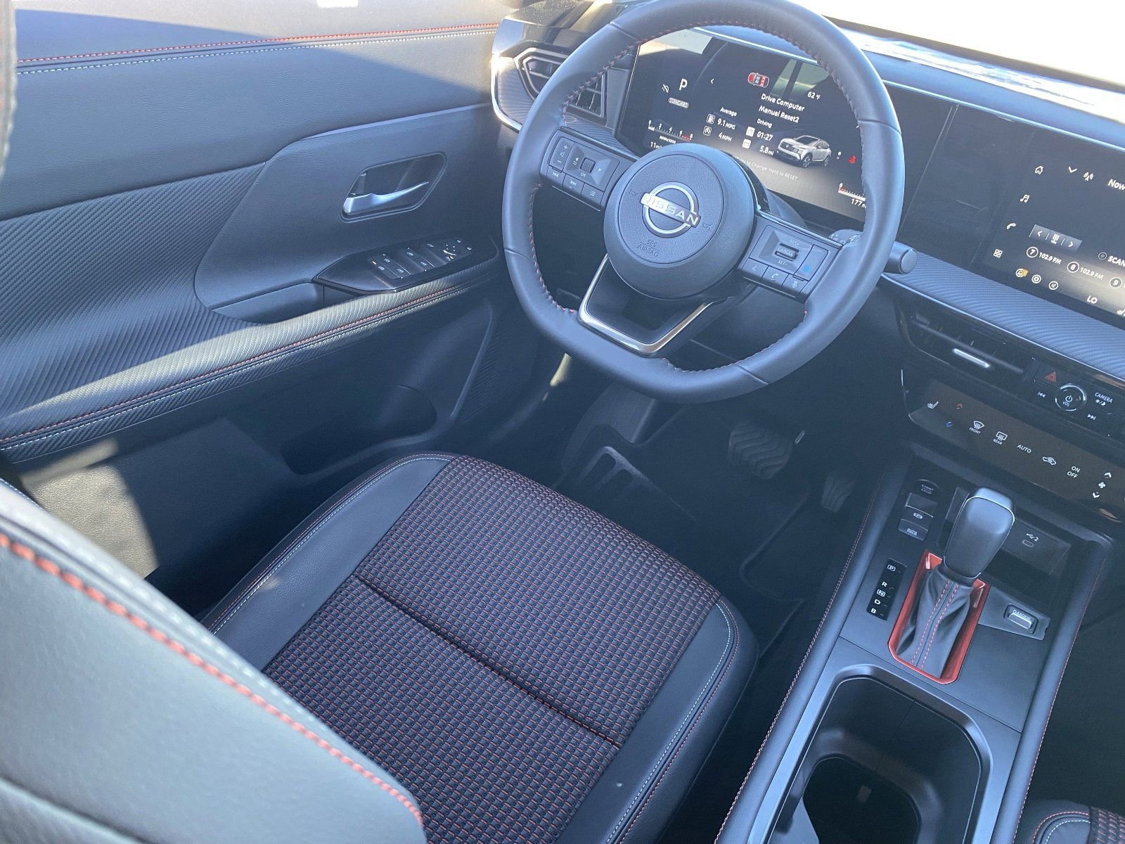 New 2026 Nissan Kicks SR w/ Cold Weather Package FWD image 15