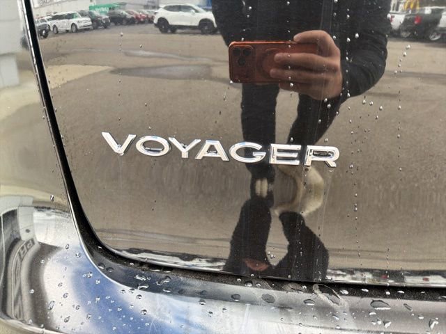 Used 2024 Chrysler Voyager LX FWD image 10