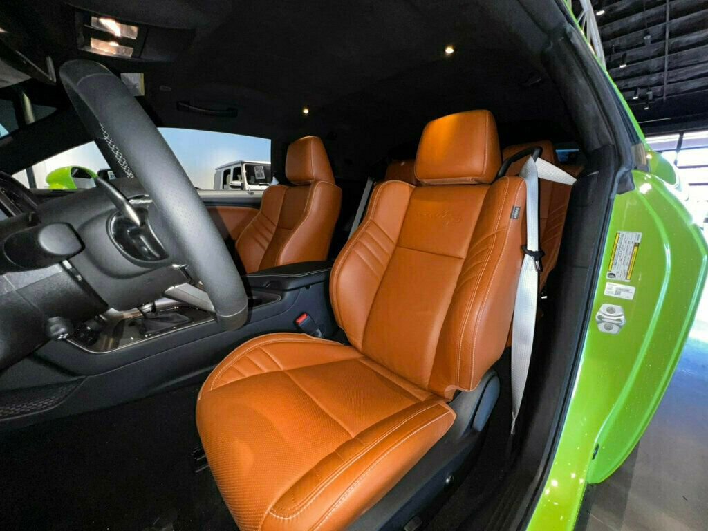 Used 2023 Dodge Challenger SRT Hellcat w/ Driver Convenience Group image 17