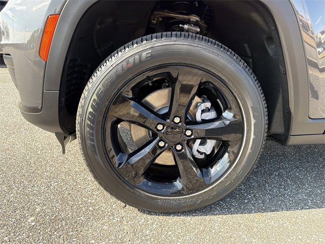 New 2025 Jeep Grand Cherokee L Altitude image 11