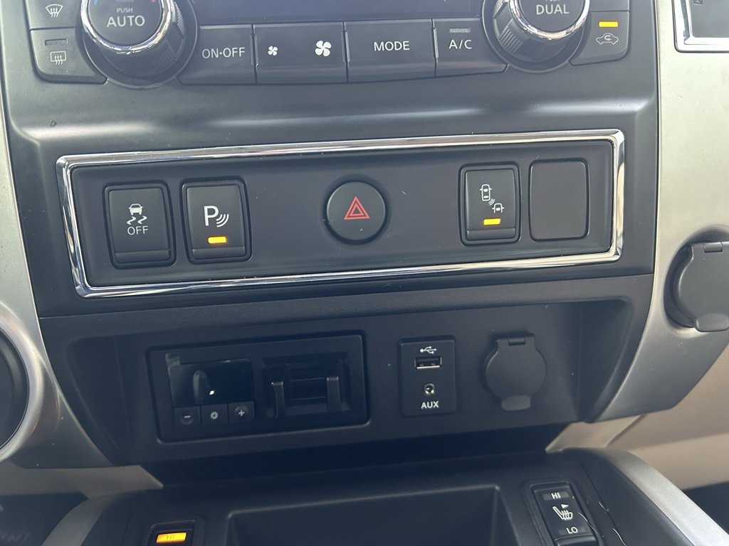 Used 2018 Nissan Titan SL w/ Chrome Package image 23