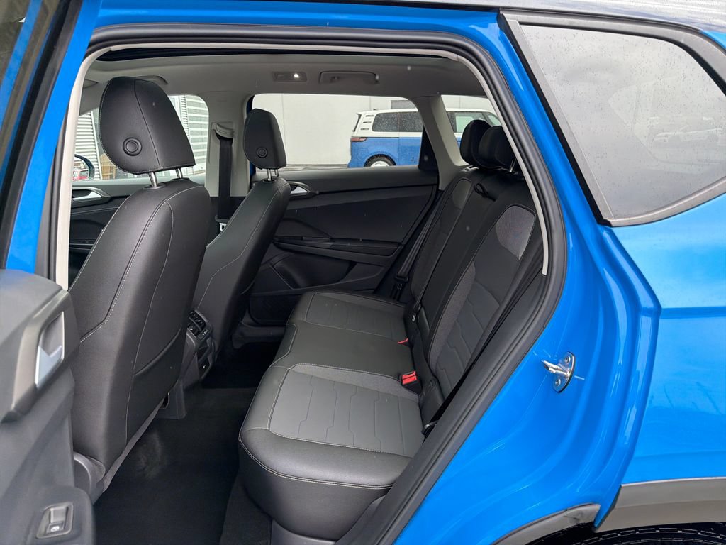 Certified 2025 Volkswagen Taos SE AWD/4WD image 14