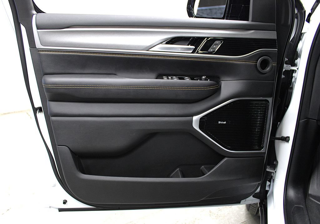 New 2026 Jeep Grand Wagoneer 4WD image 29