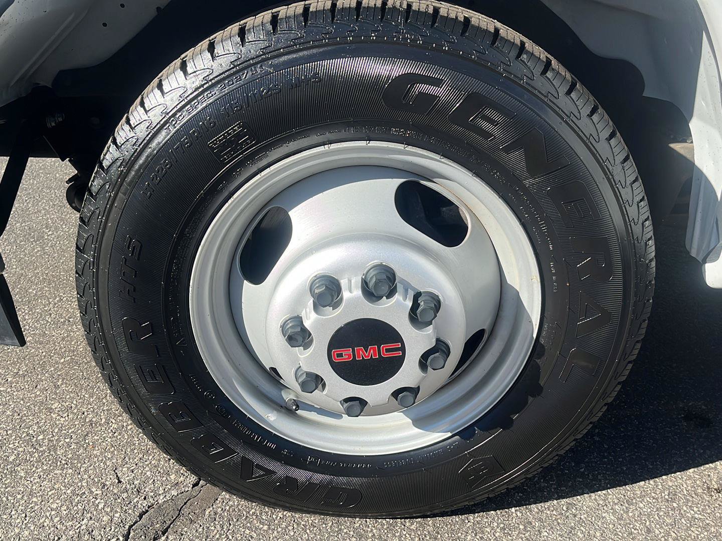 Used 2023 GMC Savana 3500 w/ Power Convenience Package RWD image 17