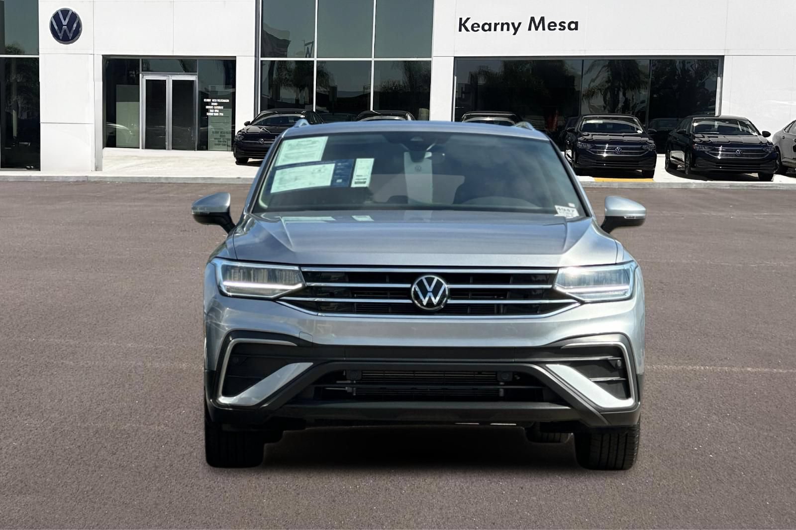 Used 2023 Volkswagen Tiguan SE FWD image 9