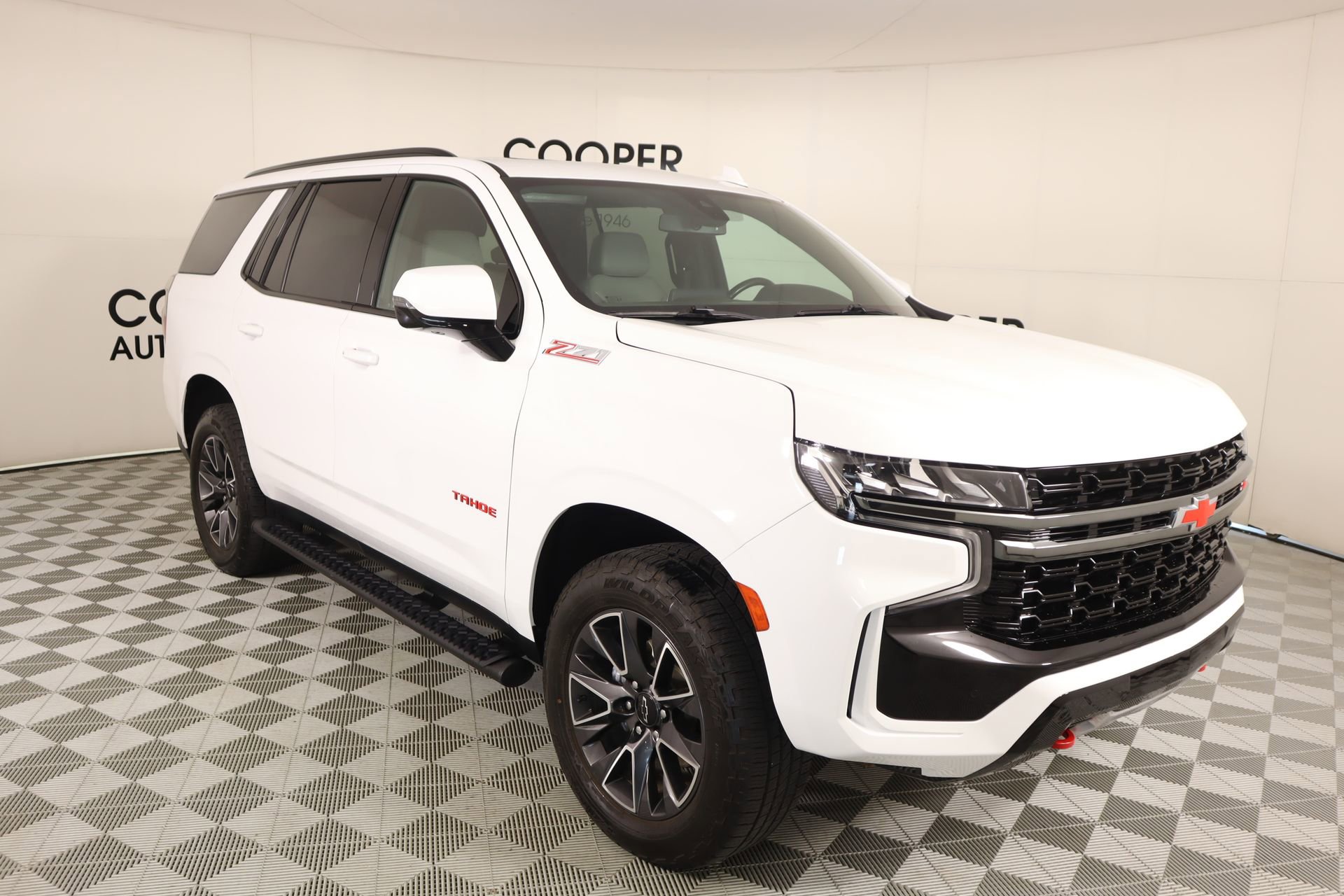 Used 2021 Chevrolet Tahoe Z71 w/ Z71 Signature Package AWD/4WD image 1