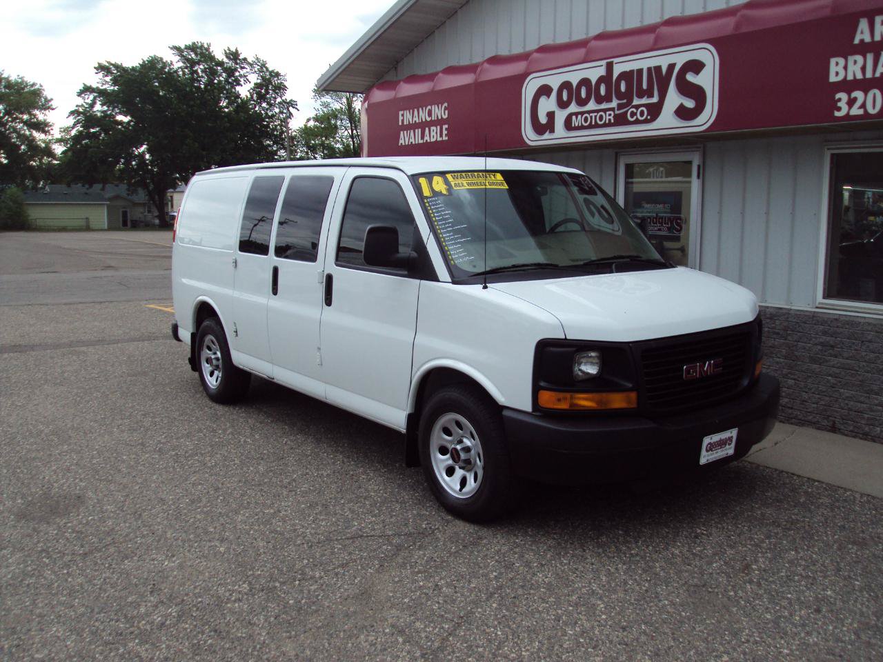 Used 2014 GMC Savana 1500 AWD image 2