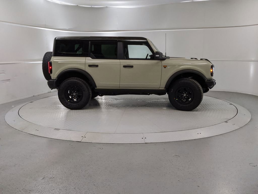 New 2025 Ford Bronco Badlands image 2