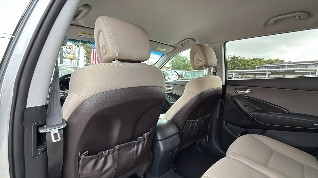 Used 2017 Hyundai Santa Fe SE FWD image 25
