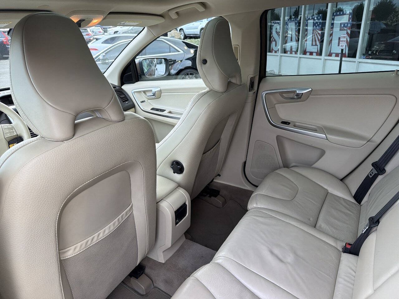 Used 2010 Volvo XC60 3.2 AWD/4WD image 25