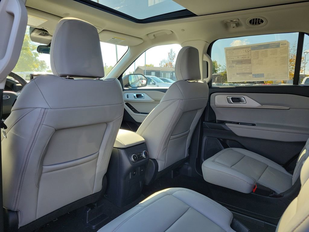 New 2026 Ford Explorer Active w/ Active Comfort Package image 15