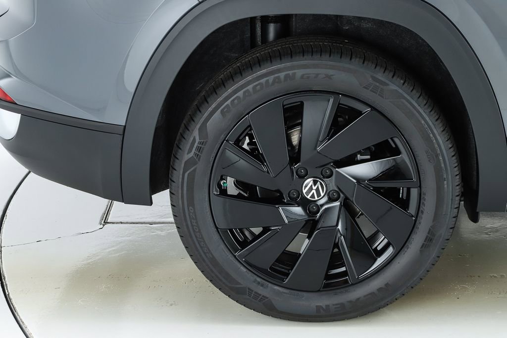 New 2026 Volkswagen Atlas Cross Sport SE image 13