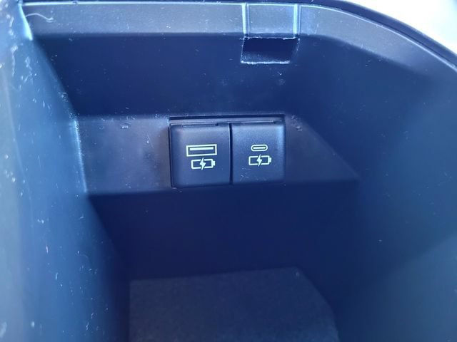 Used 2021 Toyota Camry SE FWD image 17