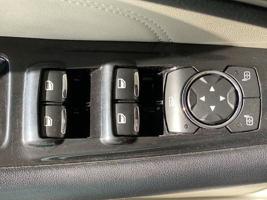 Used 2019 Ford Edge Titanium w/ Class II Trailer Tow Package AWD/4WD image 16