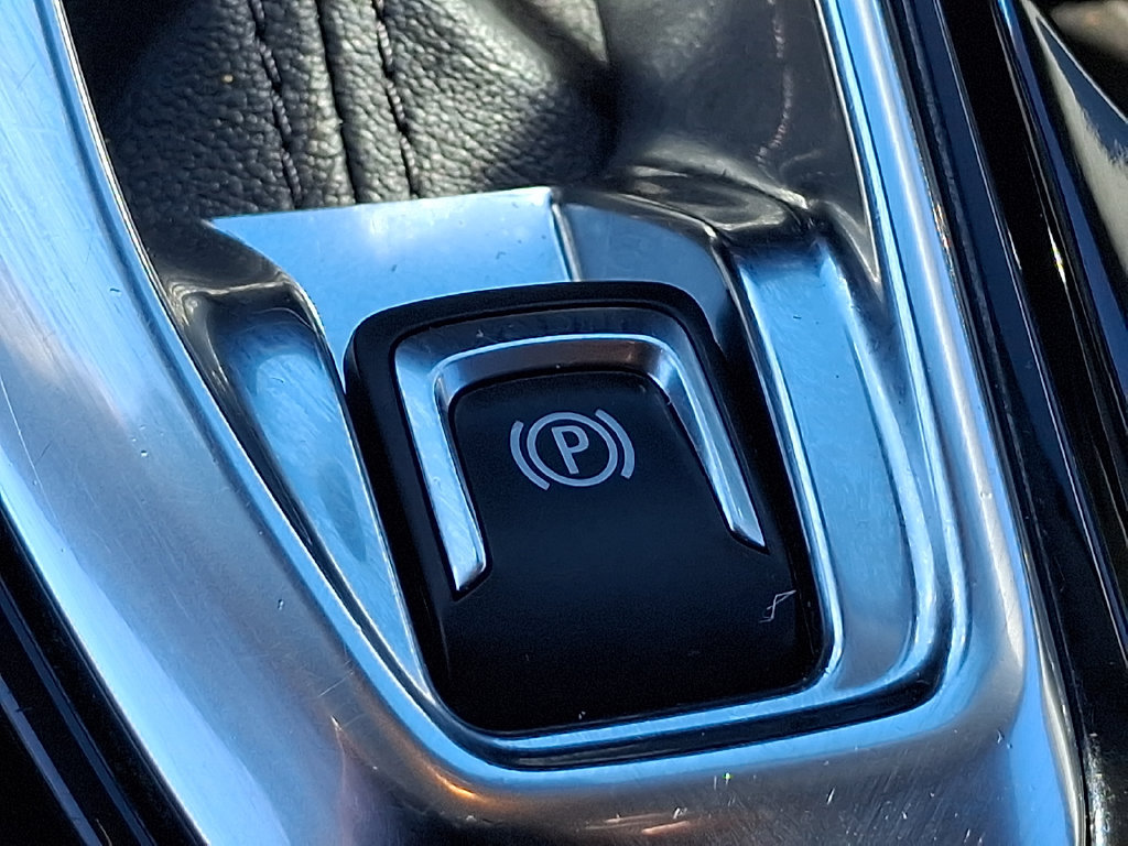 Used 2025 Chevrolet Trax LT FWD image 23
