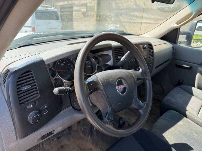 Used 2011 GMC Sierra 3500 W/T w/ Snow Plow Prep Package AWD/4WD image 8