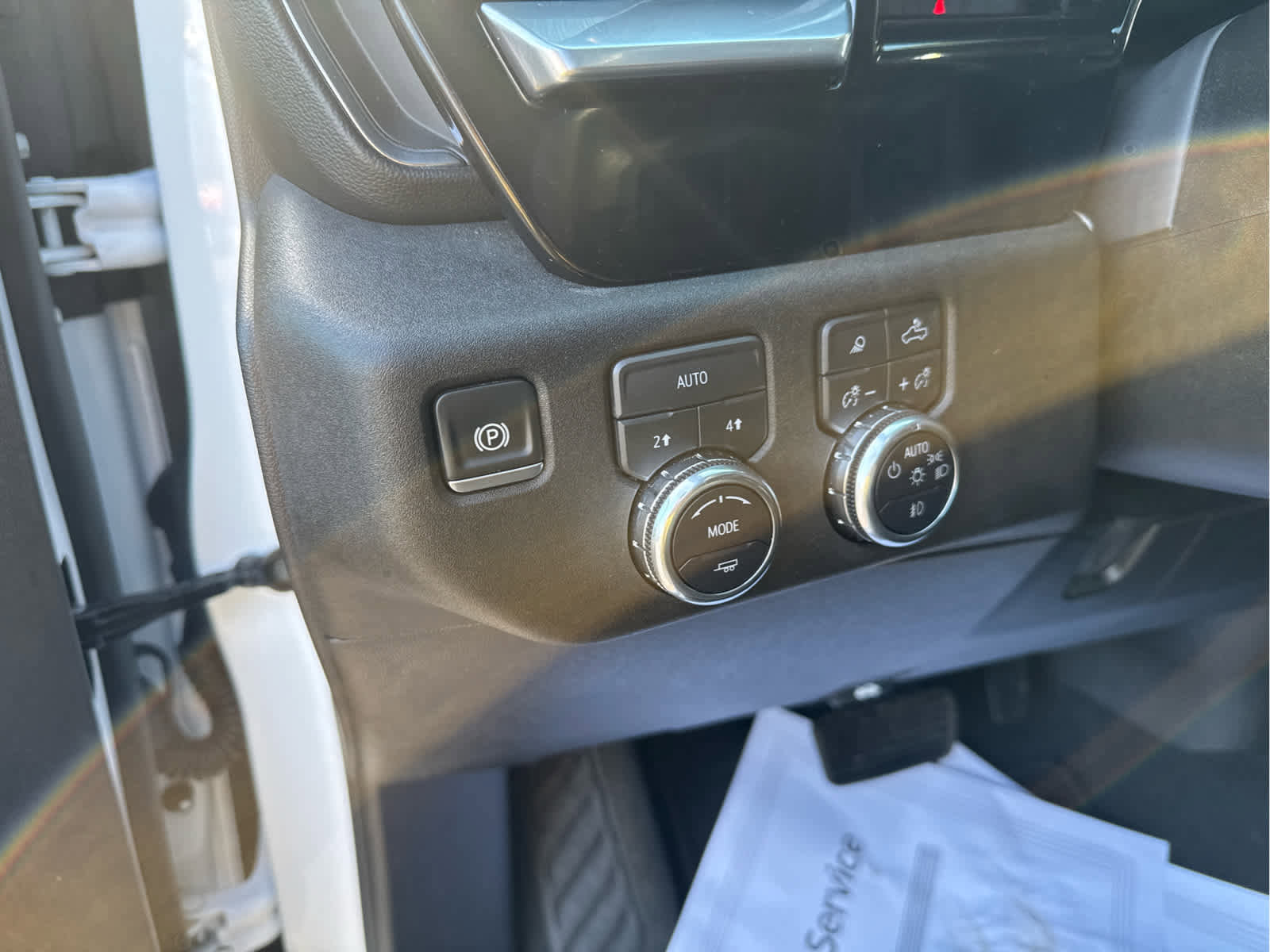 Used 2024 GMC Sierra 1500 SLT image 24