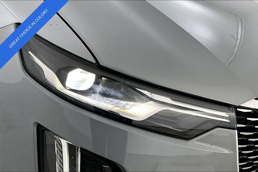 Used 2025 Cadillac XT6 Premium Luxury image 40