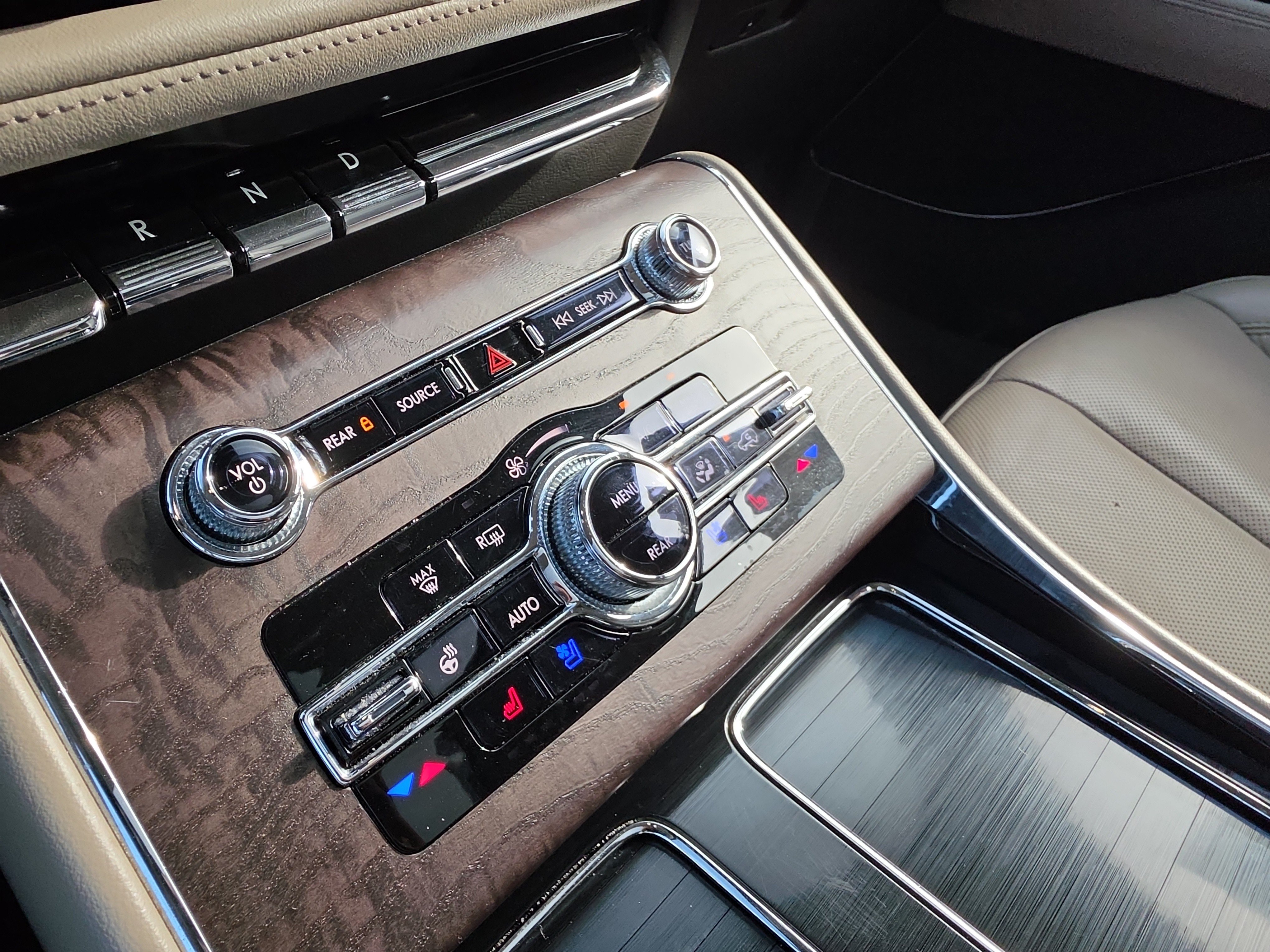 Certified 2024 Lincoln Aviator Reserve w/ Jet Package RWD image 22