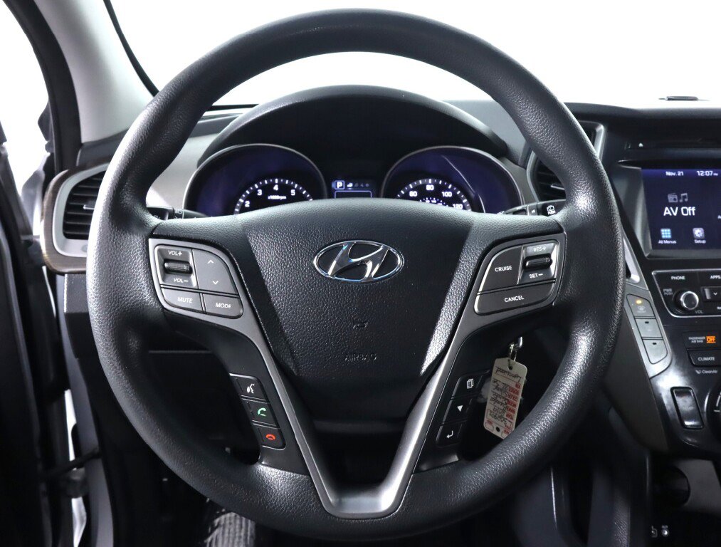 Used 2019 Hyundai Santa Fe XL SE image 12