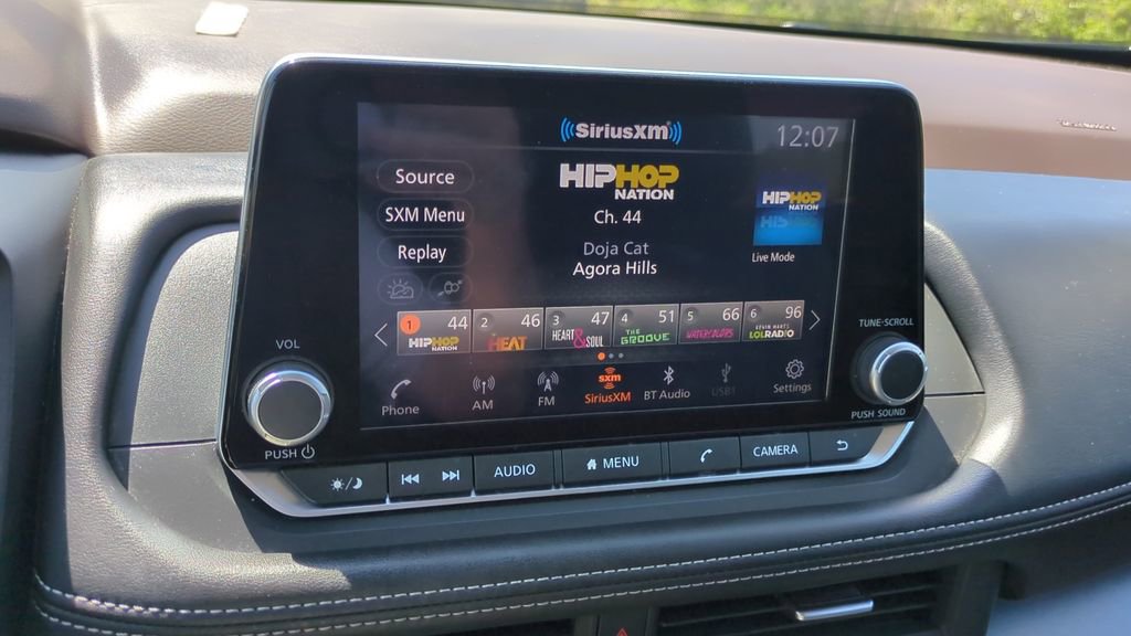 Used 2023 Nissan Rogue SV w/ SV Premium B Package image 19