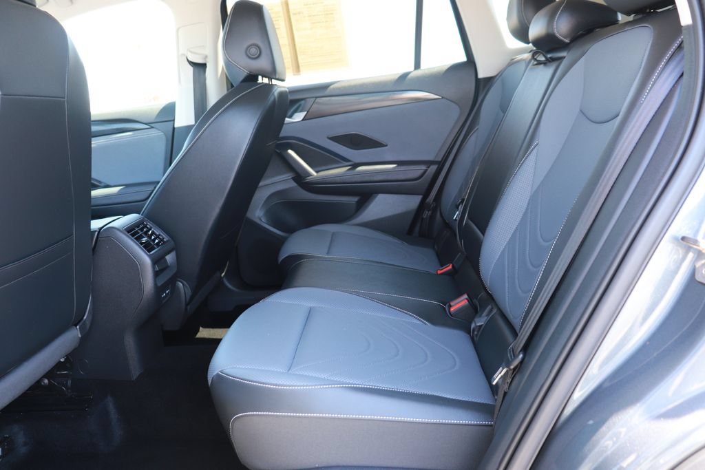 Used 2026 Volkswagen Tiguan SE FWD image 12