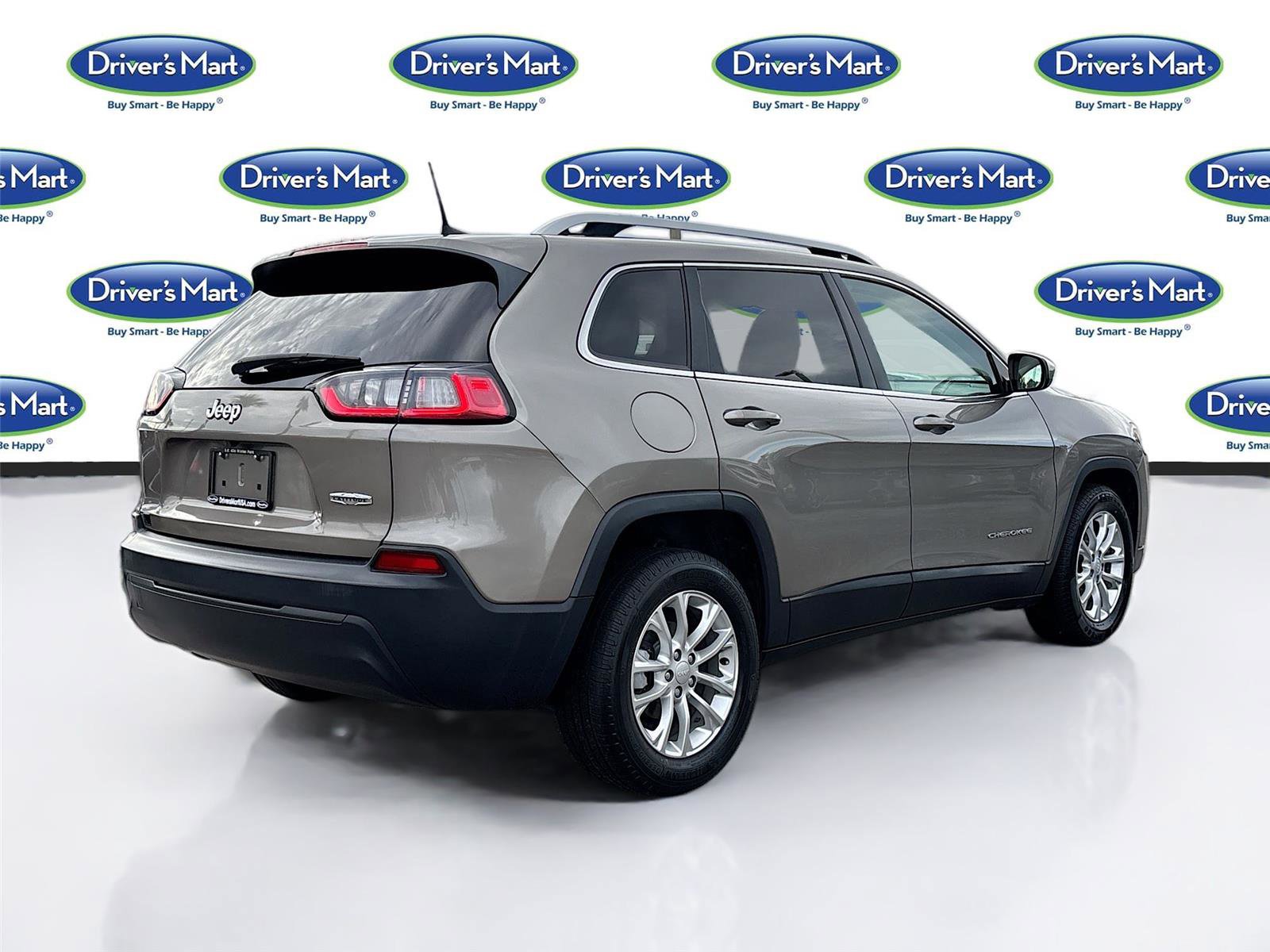 Used 2019 Jeep Cherokee Latitude w/ Popular Appearance Group image 7
