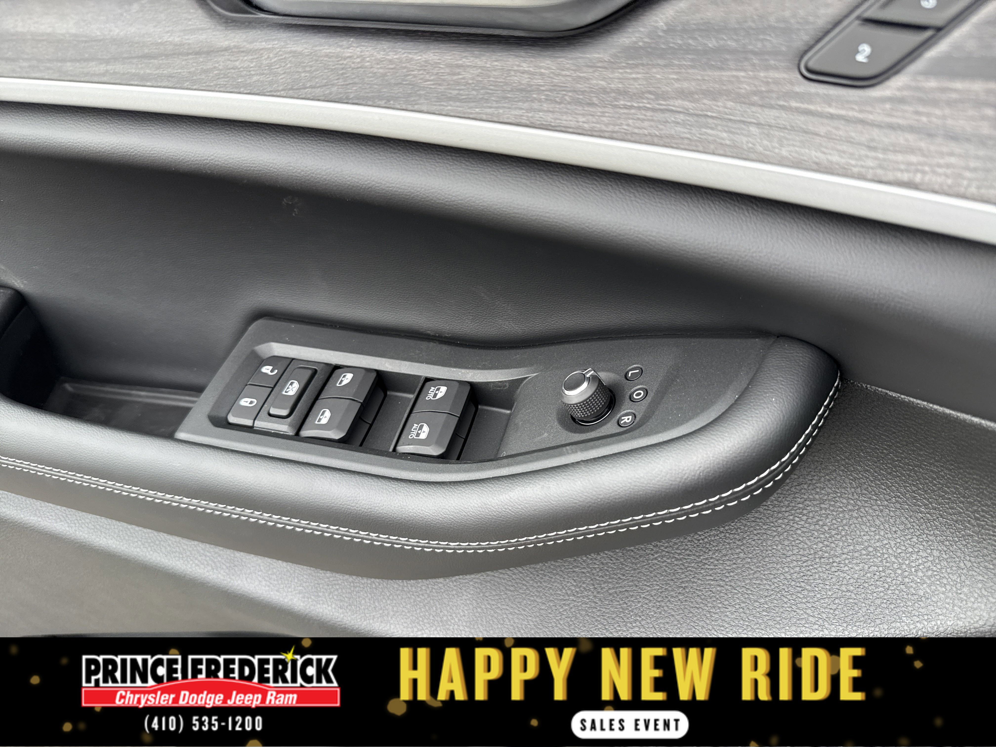 New 2025 Jeep Grand Cherokee L Limited w/ Black Appearance Package image 36