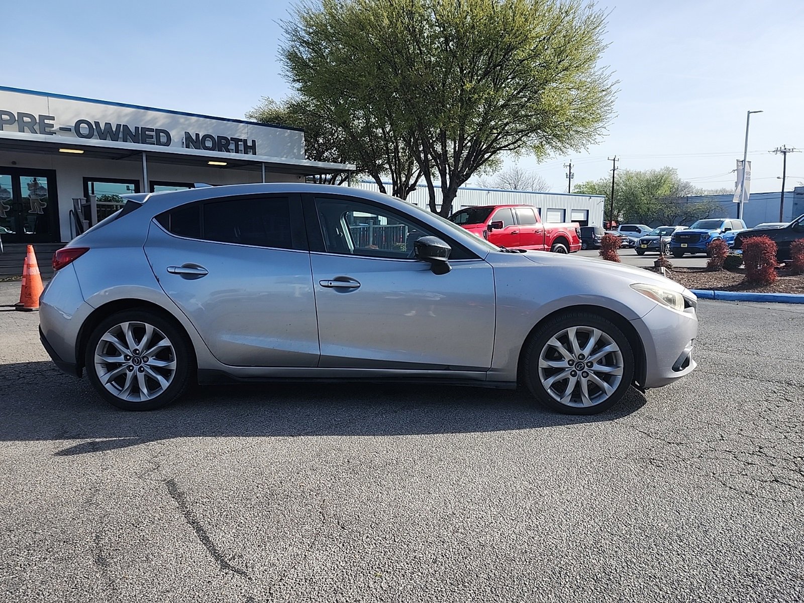 Used 2015 MAZDA MAZDA3 s Touring w/ Appearance Package image 2