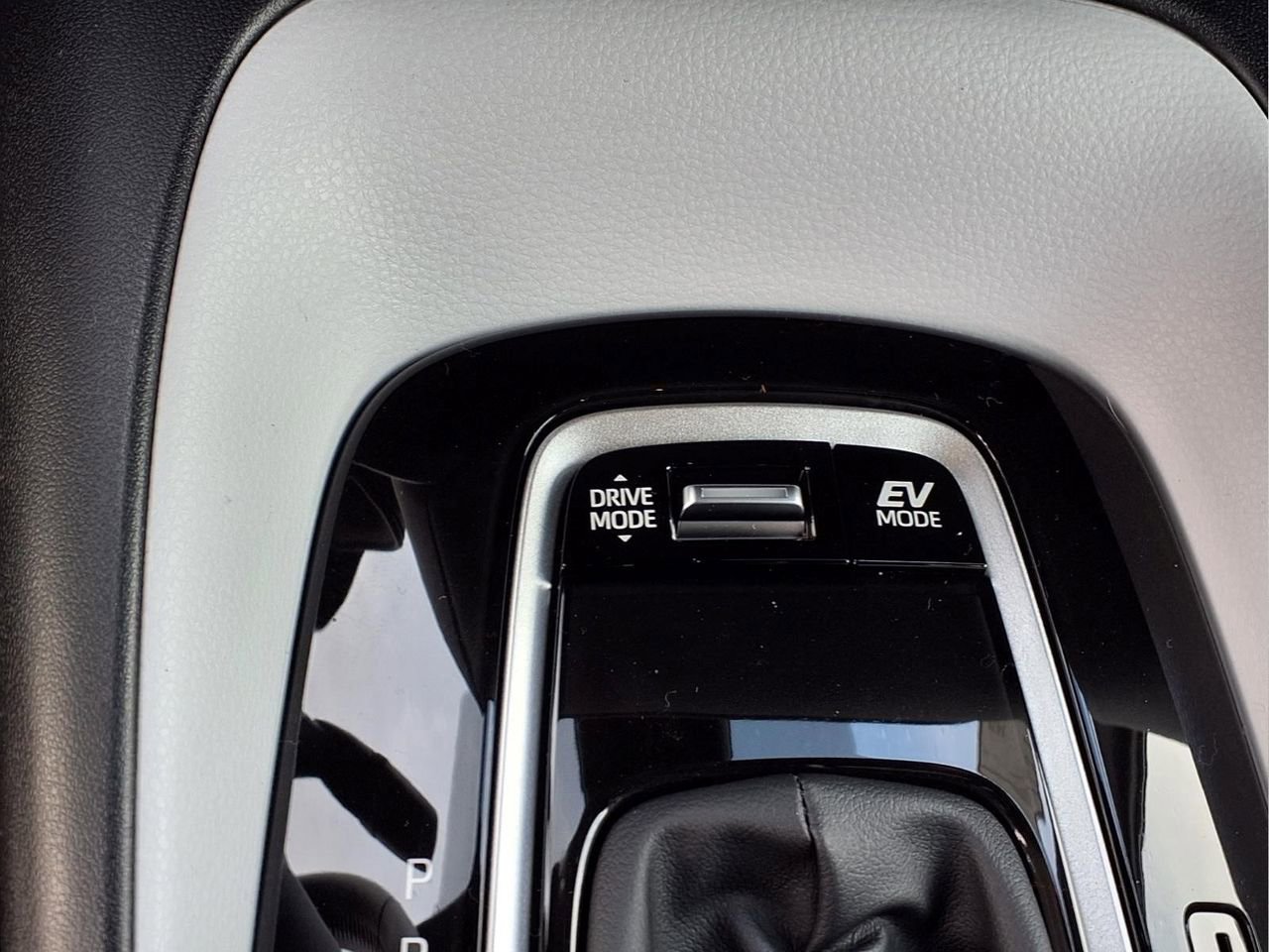New 2026 Toyota Corolla SE FWD image 19