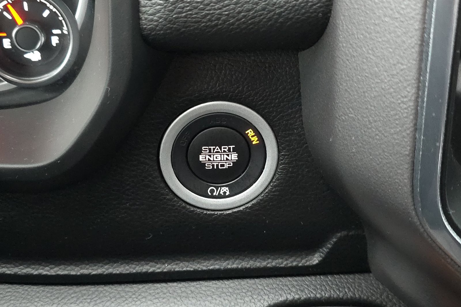 Used 2023 RAM 1500 Laramie image 24