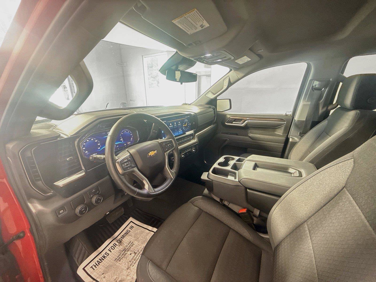 Used 2025 Chevrolet Silverado 1500 LT RWD image 11