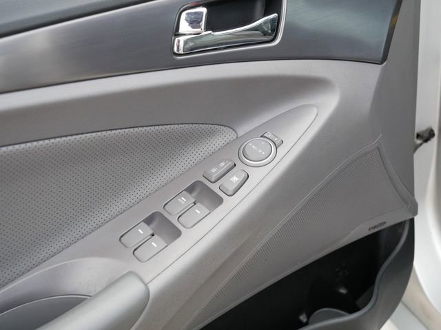 Used 2014 Hyundai Sonata Limited w/ Panoramic Sunroof Package 02 image 16